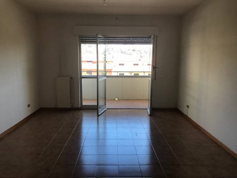 Quadrilocale in Vendita a Montorio al Vomano, 88'000€, 120 m²