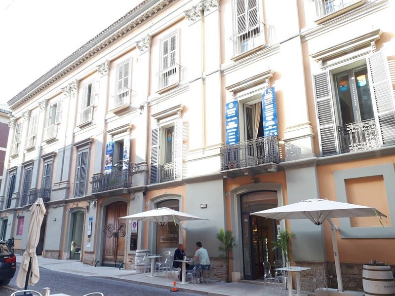 Appartamento in Vendita a Teramo, 420'000€, 500 m²