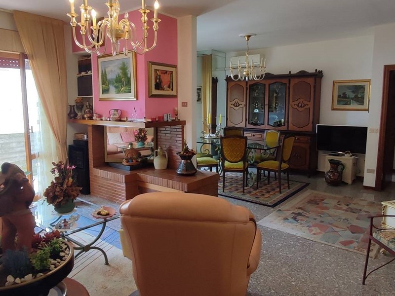 Quadrilocale in Vendita a Teramo, 105'000€, 131 m²