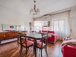 Casa Indipendente in Vendita a Aviano, 170'000€, 360 m²