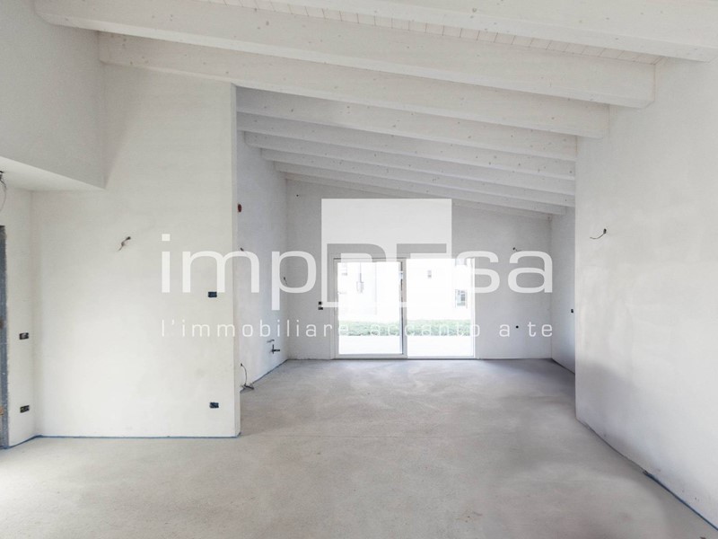 Casa Indipendente in Vendita a Pordenone, 580'000€, 200 m²