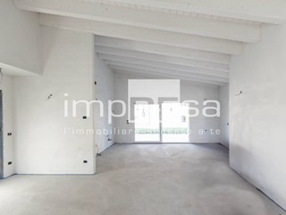 Casa Indipendente in Vendita a Pordenone, 580'000€, 200 m²