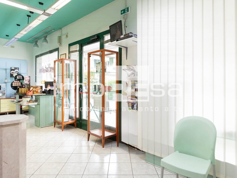 Attività commerciale in Vendita a Porcia, 80'000€, 110 m²