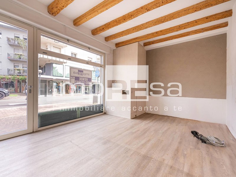 Negozio in Vendita a Montebelluna, 205'000€, 70 m²