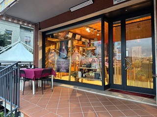 Immobile commerciale in Vendita a Langhirano, 400'000&euro;, 270 m²