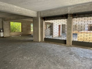 Immobile commerciale in Vendita a Palermo, 360'000€, 1350 m²