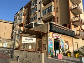 Ufficio in Affitto a Palermo, 500€, 99 m²