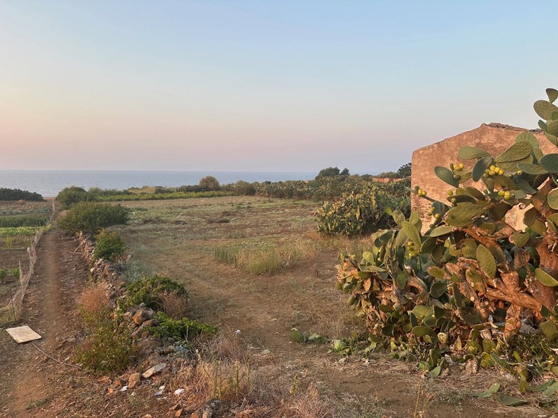 Terreno edificabile in Vendita a Ustica, 250'000€, 10000 m²