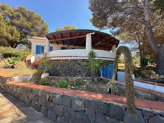 Villa in Vendita a Ustica, 300'000€, 125 m²