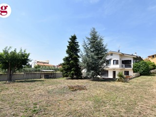 Villa in Vendita a Vasto, 335'000&euro;, 300 m²