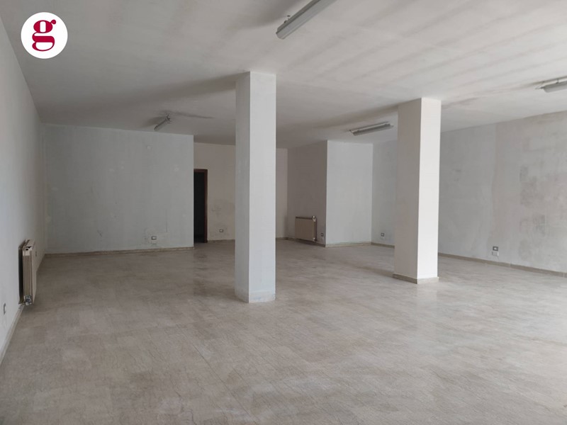 Immobile commerciale in Affitto a Vasto, 800&euro;, 116 m²