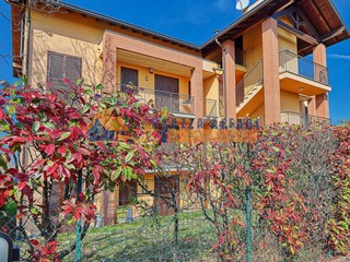 Bilocale in Vendita a Gazzada Schianno, 98'000€, 58 m²