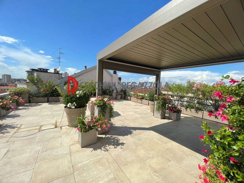 Attico in Affitto a Milano, 2'100€, 60 m²