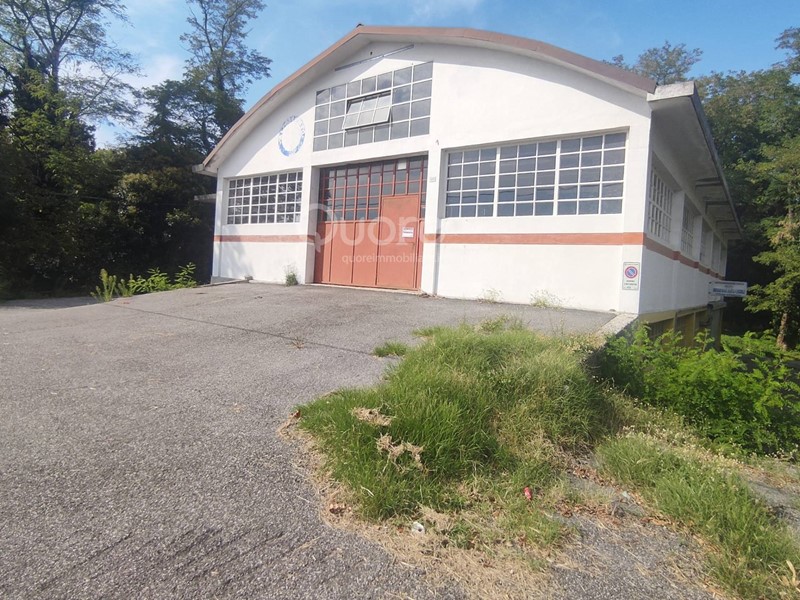 Capannone in Vendita a Fagagna, 225'000€, 590 m²