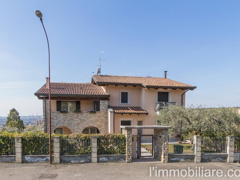 Villa in Vendita a San Pietro in Cariano, 1'650'000€, 570 m²
