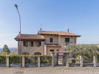 Villa in Vendita a San Pietro in Cariano, 1'650'000€, 570 m²