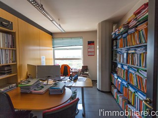 Ufficio in Affitto a Verona, 1'100€, 81 m²