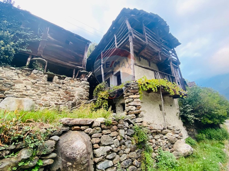 Cascina in Vendita a Fontainemore, 60'000€, 80 m²