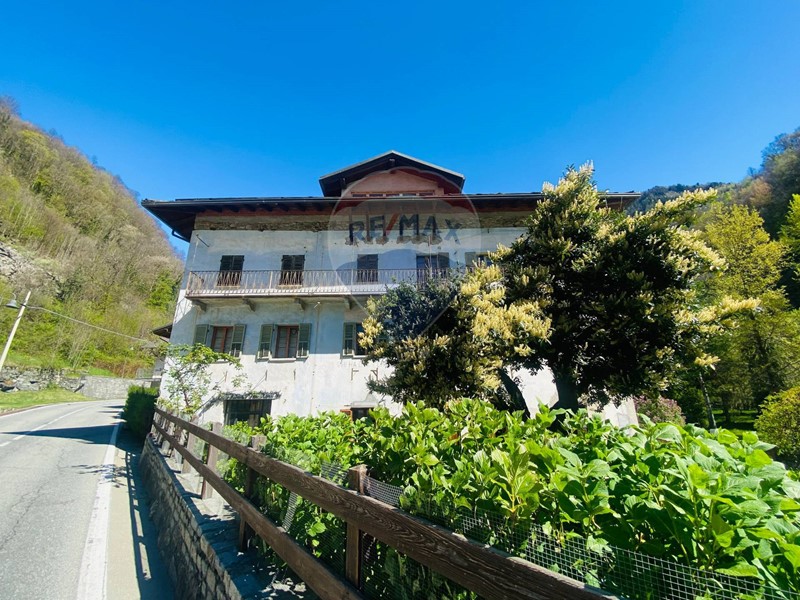 Quadrilocale in Vendita a Fontainemore, 65'000€, 120 m²