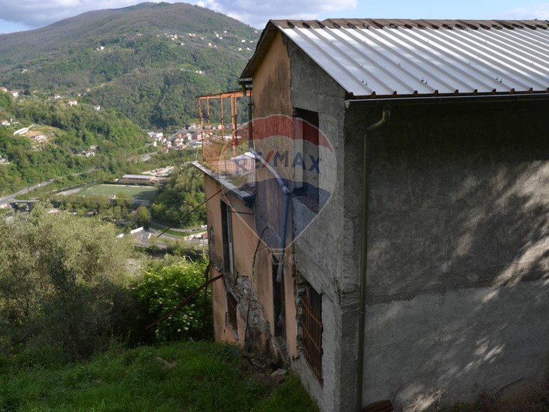 Rustico in Vendita a Carasco, 85'000€, 250 m²