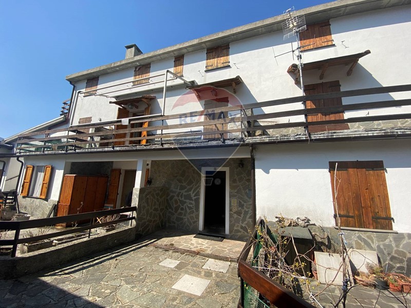Casa Semi Indipendente in Vendita a Rezzoaglio, 50'000€, 65 m²