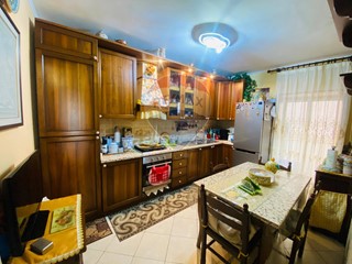 Casa Semi Indipendente in Vendita a Piazza Armerina, 57'000€, 144 m², con Box