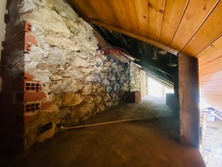 Casa Semi Indipendente in Vendita a Perloz, 30'000&euro;, 65 m²