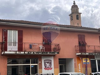 Appartamento in Vendita a Varese Ligure, 280'000€, 362 m²