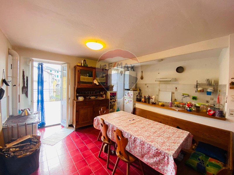 Quadrilocale in Vendita a Santo Stefano d'Aveto, 80'000€, 78 m²