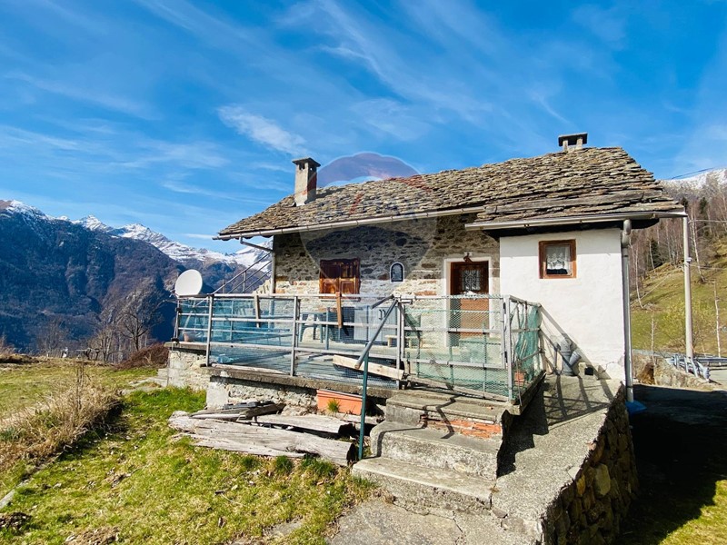 Casa Indipendente in Vendita a Fontainemore, 125'000€, 110 m²