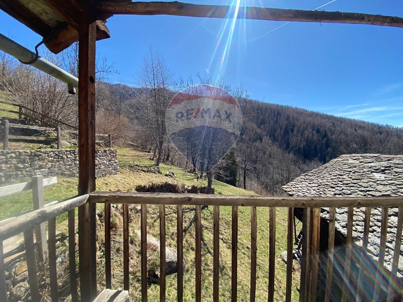 Casa Indipendente in Vendita a Fontainemore, 68'000€, 70 m²