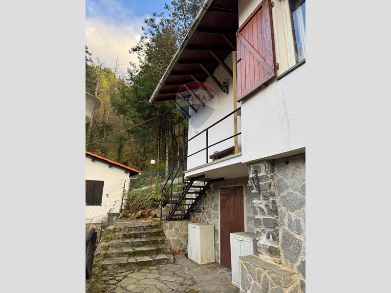 Villa in Vendita a Borzonasca, 75'000€, 80 m²