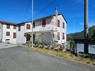 Casa Semi Indipendente in Vendita a Cicagna, 65'000€, 70 m²