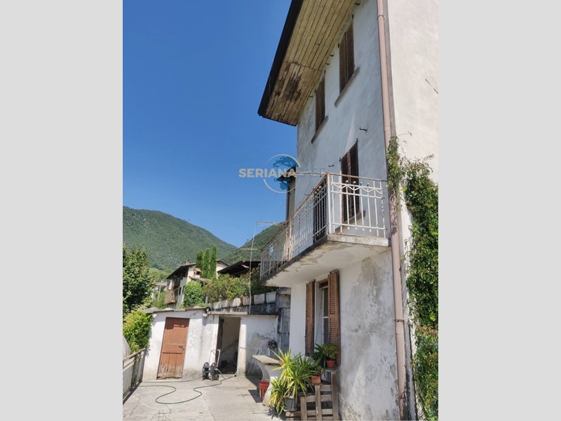 Casa Semi Indipendente in Vendita a Albino, 99'000€, 180 m²