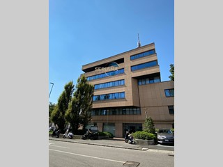 Ufficio in Vendita a Bergamo, 1'100'000€, 450 m²