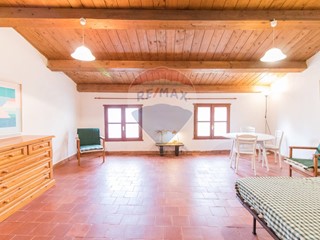 Quadrilocale in Vendita a Sassari, 75'000€, 123 m²