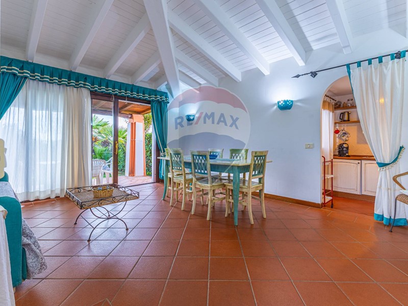 Casa Indipendente in Vendita a Stintino, 295'000€, 84 m²
