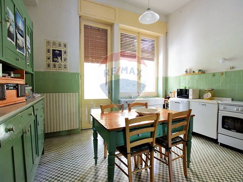 Villa in Vendita a Sassari, 449'000€, 299 m²