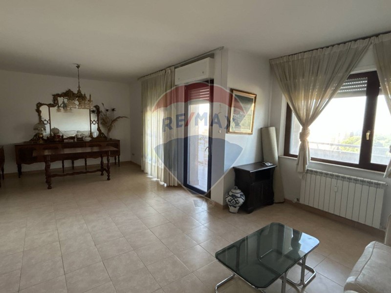 Appartamento in Vendita a Sassari, 169'900€, 138 m²