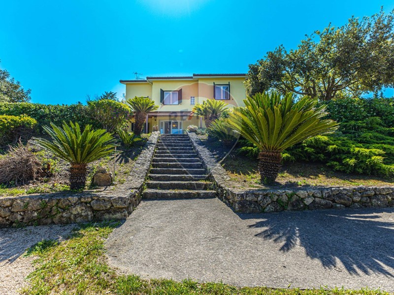 Villa in Vendita a Sorso, 325'000€, 164 m²
