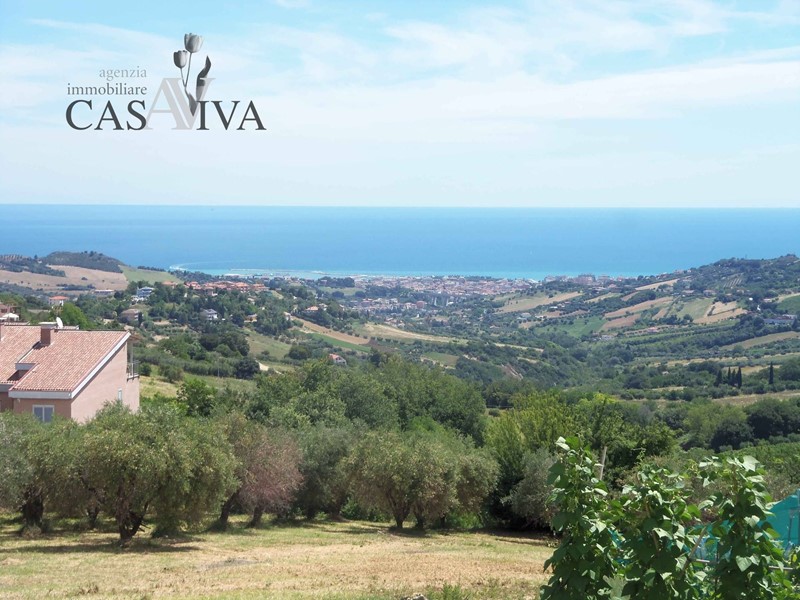 Terreno edificabile in Vendita a Acquaviva Picena, 700'000€, 17000 m²