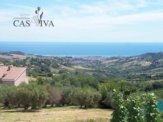 Terreno edificabile in Vendita a Acquaviva Picena, 700'000€, 17000 m²