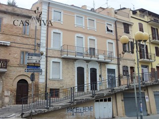Casa Indipendente in Vendita a Acquaviva Picena, 90'000€, 240 m²