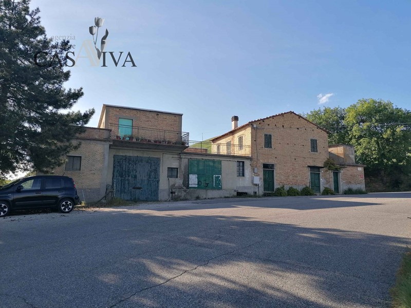Rustico in Vendita a Acquaviva Picena, 150'000€, 820 m²