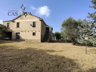 Rustico in Vendita a Acquaviva Picena, 150'000€, 390 m²
