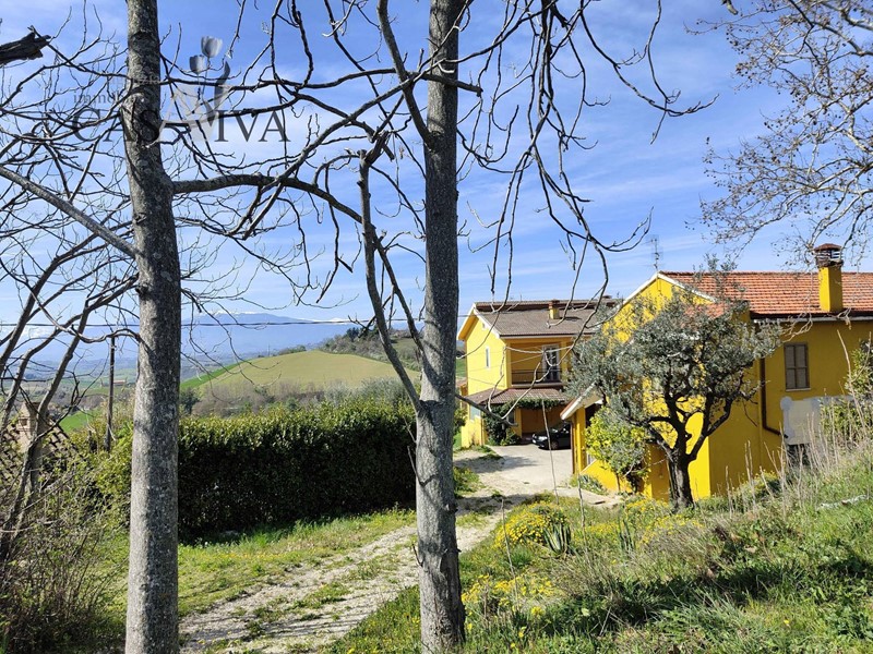 Rustico in Vendita a Acquaviva Picena, 500'000€, 610 m²