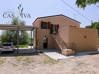 Rustico in Vendita a Offida, 300'000€, 200 m²