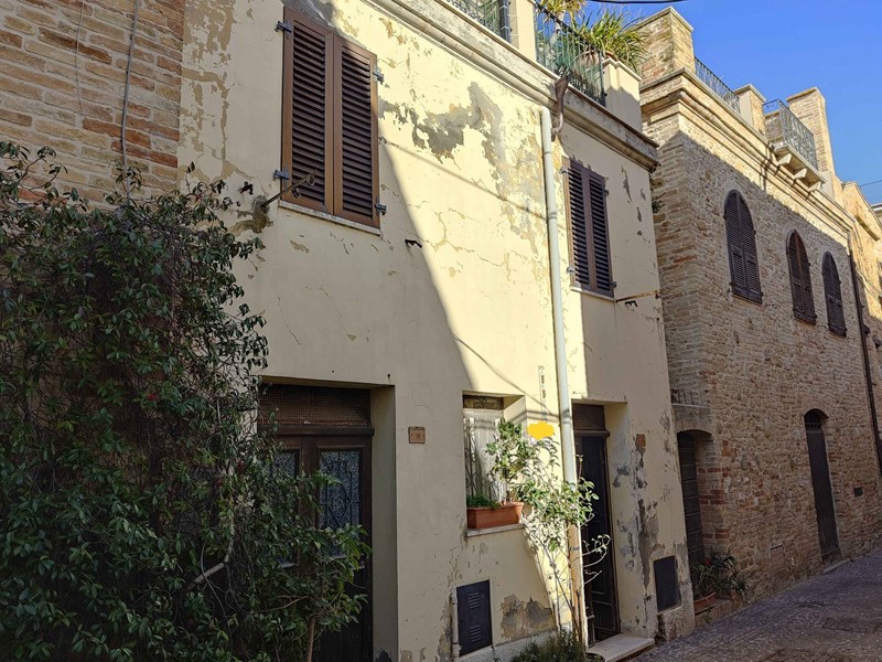 Casa Indipendente in Vendita a Acquaviva Picena, 70'000€, 100 m²