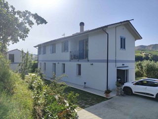 Rustico in Vendita a Acquaviva Picena, 500'000€, 280 m²