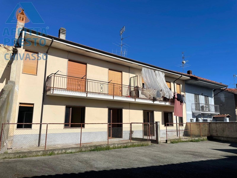 Casa Semi Indipendente in Vendita a Rondissone, 200'000€, 500 m²